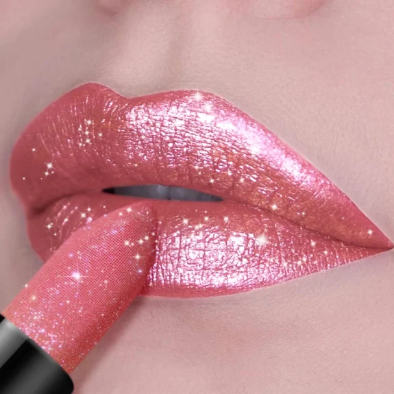 1 PC Glitter Lipstick, a pressable pearlescent lipstick, is very shiny like crushed diamond particles, smooth and long-lasting,