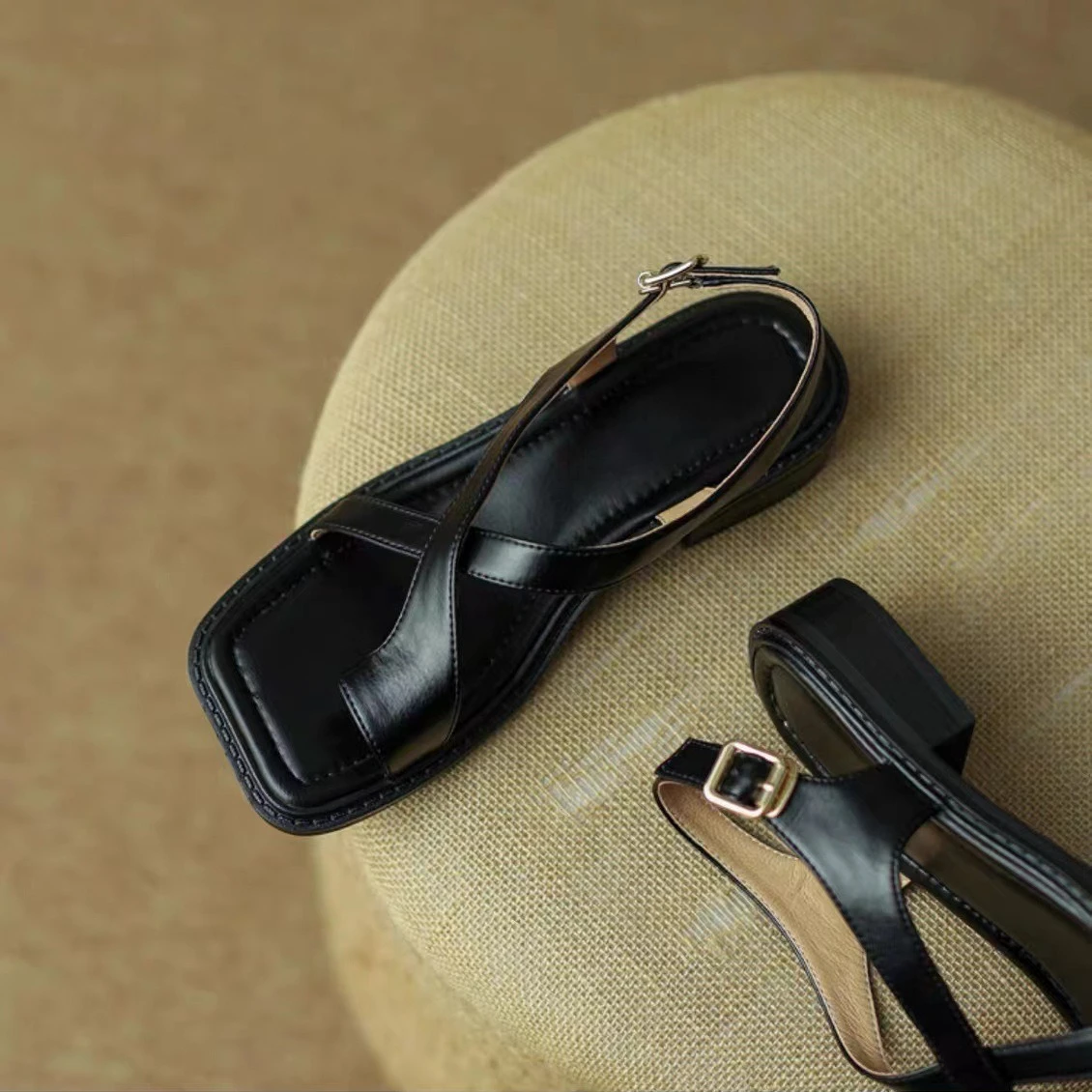 Women Sandals French Retro Sandals Women's Flat Roman Word with Beach Low Heel Sandals Wide Heels Women Sandalias De Mujer - Image 7