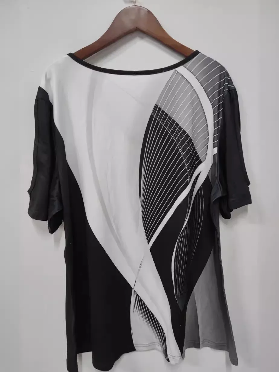 2024 new plus size women's black and white color matching printed V-neck off-the-shoulder large size casual T-shirt woman - Image 2
